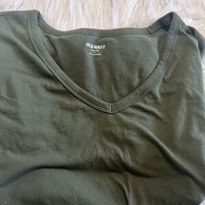 Old Navy tee shirt